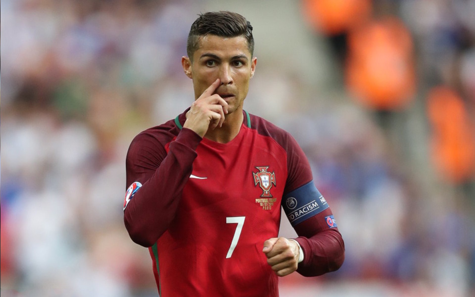 世界杯主题曲再登榜首 多国语混唱版刷爆社交平台